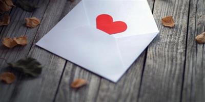 怎么寫情書給女朋友 怎么寫信給女朋友表達很愛她