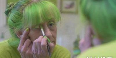 女子癡迷綠色20年 她大概是世界上最愛綠色的女人